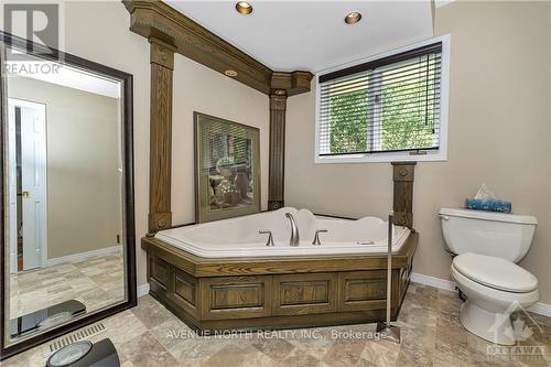 1960 Horizon Drive, Ottawa, ON - Indoor Photo Showing Bathroom