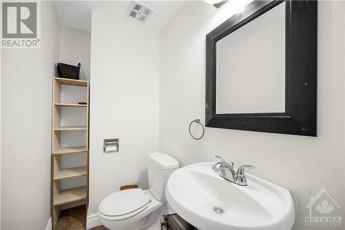 3194 Stockton Drive, Gloucester, ON - Indoor Photo Showing Bathroom