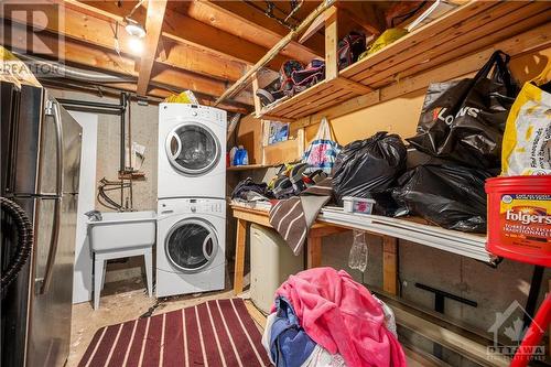 3194 Stockton Drive, Gloucester, ON - Indoor Photo Showing Laundry Room