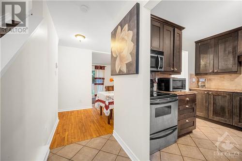 3194 Stockton Drive, Gloucester, ON - Indoor Photo Showing Kitchen