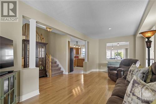 808 Nesting Way, Ottawa, ON - Indoor Photo Showing Living Room