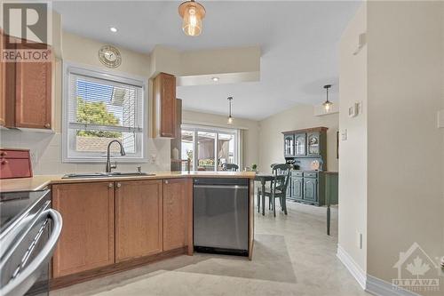 808 Nesting Way, Ottawa, ON - Indoor Photo Showing Kitchen With Double Sink