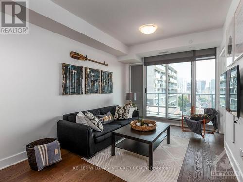 1308 - 255 Bay Street, Ottawa, ON - Indoor Photo Showing Living Room