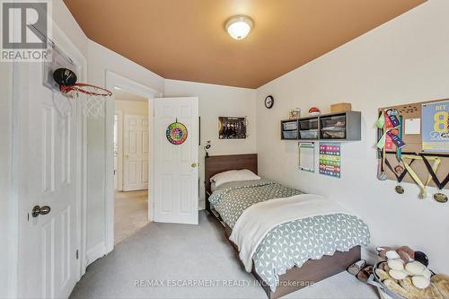 82 Ottawa Street S, Hamilton, ON - Indoor Photo Showing Bedroom