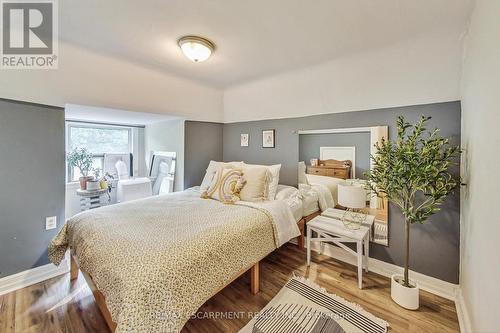 82 Ottawa Street S, Hamilton, ON - Indoor Photo Showing Bedroom