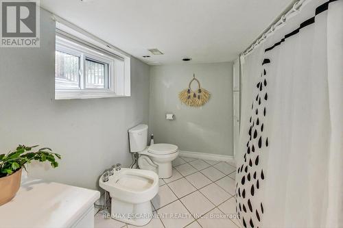 82 Ottawa Street S, Hamilton (Delta), ON - Indoor Photo Showing Bathroom