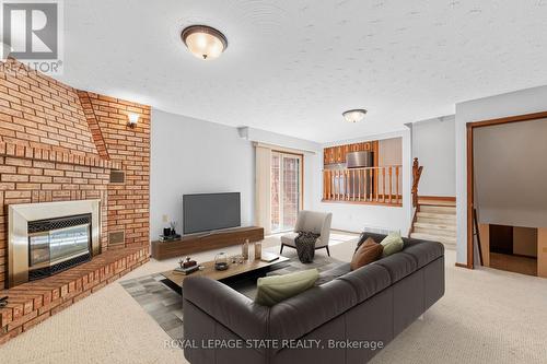 62 Henley Drive, Hamilton (Stoney Creek), ON - Indoor Photo Showing Living Room With Fireplace