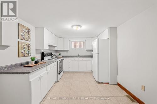 62 Henley Drive, Hamilton (Stoney Creek), ON - Indoor Photo Showing Kitchen