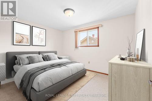 62 Henley Drive, Hamilton (Stoney Creek), ON - Indoor Photo Showing Bedroom