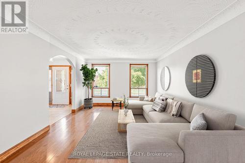 62 Henley Drive, Hamilton (Stoney Creek), ON - Indoor Photo Showing Living Room