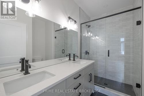 35 - 63 Compass Trail, Central Elgin (Port Stanley), ON - Indoor Photo Showing Bathroom