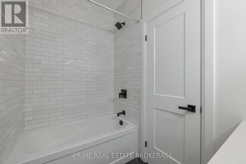 35 - 63 Compass Trail, Central Elgin (Port Stanley), ON - Indoor Photo Showing Bathroom