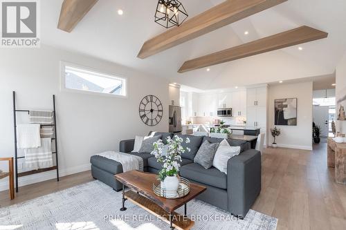 47 - 63 Compass Trail, Central Elgin (Port Stanley), ON - Indoor Photo Showing Living Room