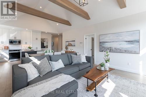 47 - 63 Compass Trail, Central Elgin (Port Stanley), ON - Indoor Photo Showing Living Room