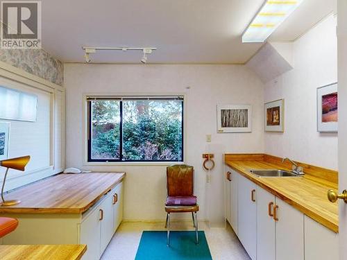 7108 Kemano Street, Powell River, BC - Indoor Photo Showing Kitchen