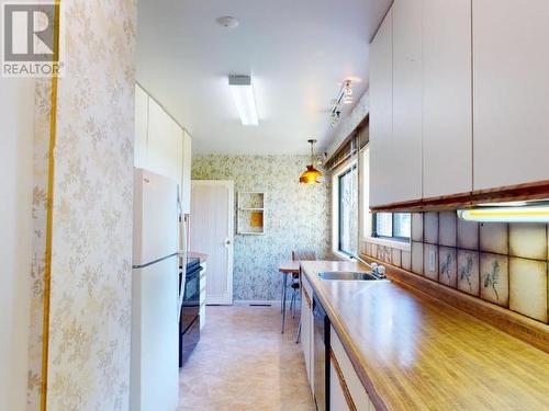 7108 Kemano Street, Powell River, BC - Indoor Photo Showing Kitchen