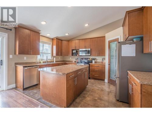 8542 St Lawrence Avenue, Prince George, BC - Indoor Photo Showing Kitchen