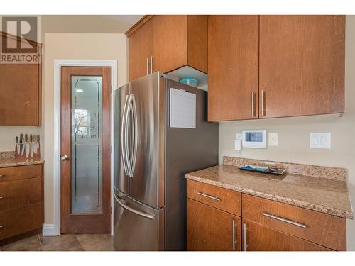 8542 St Lawrence Avenue, Prince George, BC - Indoor Photo Showing Kitchen