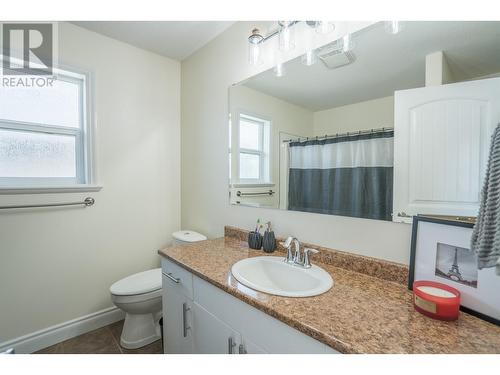 8542 St Lawrence Avenue, Prince George, BC - Indoor Photo Showing Bathroom