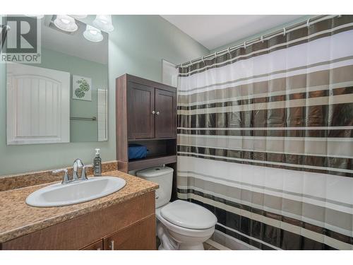 8542 St Lawrence Avenue, Prince George, BC - Indoor Photo Showing Bathroom