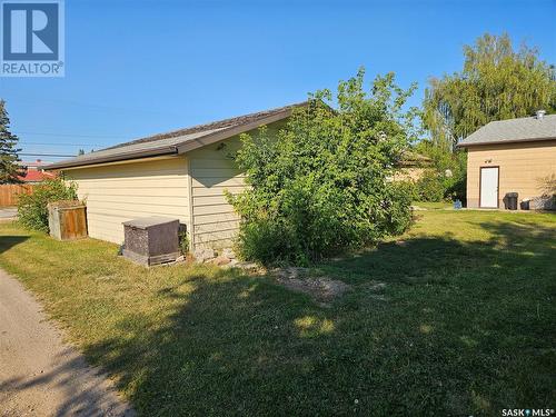 203 Main Street, Lipton, SK - Outdoor