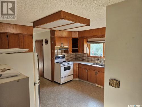 203 Main Street, Lipton, SK - Indoor Photo Showing Kitchen With Double Sink