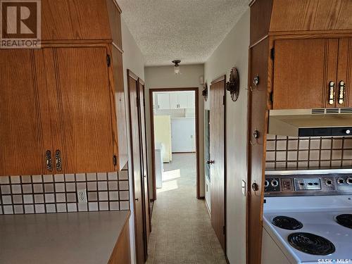 203 Main Street, Lipton, SK - Indoor Photo Showing Kitchen