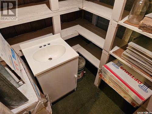 203 Main Street, Lipton, SK - Indoor Photo Showing Bathroom