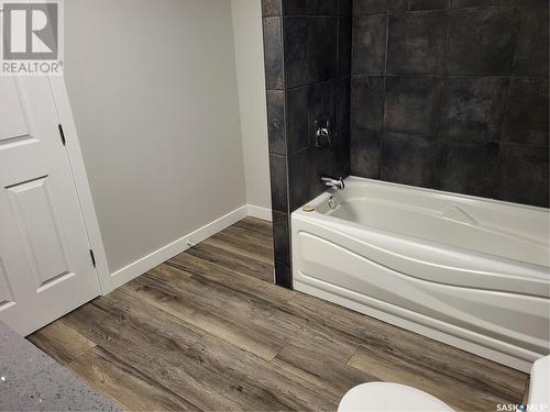 703-705 Weldon Avenue, Saskatoon, SK - Indoor Photo Showing Bathroom