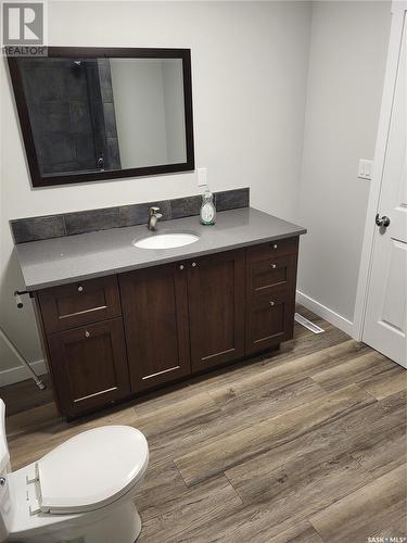 703-705 Weldon Avenue, Saskatoon, SK - Indoor Photo Showing Bathroom