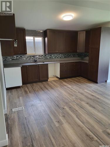 703-705 Weldon Avenue, Saskatoon, SK - Indoor Photo Showing Kitchen With Upgraded Kitchen