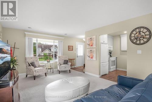 A2 - 37 Lake Breeze Court, Prince Edward County (Wellington), ON - Indoor Photo Showing Living Room