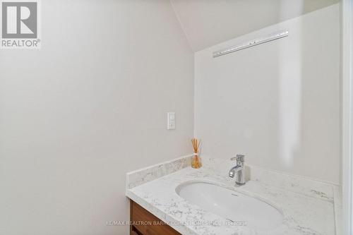 162 Banff Road, Toronto (Mount Pleasant East), ON - Indoor Photo Showing Bathroom