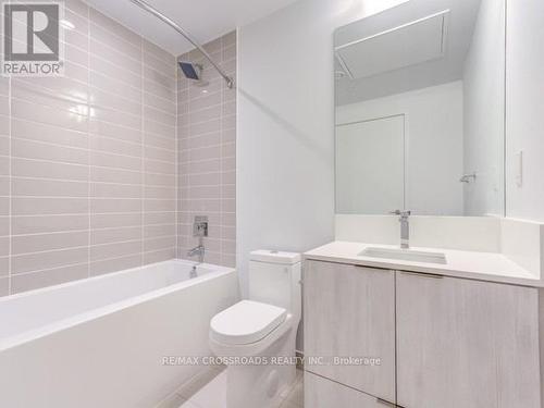 910 - 181 Dundas Street E, Toronto, ON - Indoor Photo Showing Bathroom