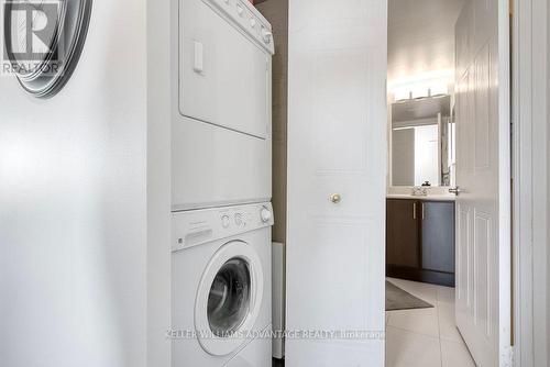 522 - 3 Greystone Walk Drive, Toronto, ON - Indoor Photo Showing Laundry Room