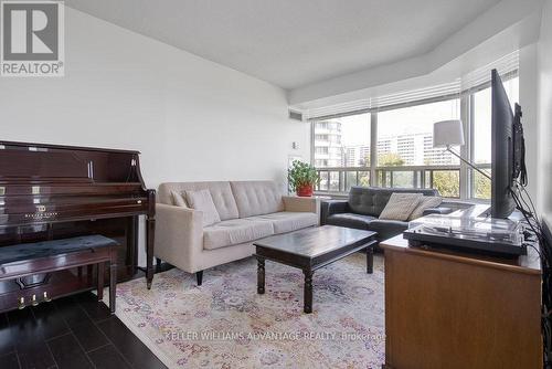 522 - 3 Greystone Walk Drive, Toronto, ON - Indoor Photo Showing Living Room