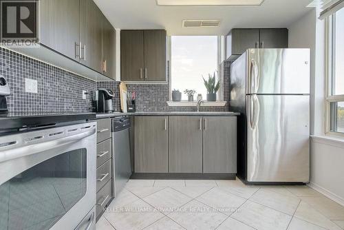 522 - 3 Greystone Walk Drive, Toronto, ON - Indoor Photo Showing Kitchen