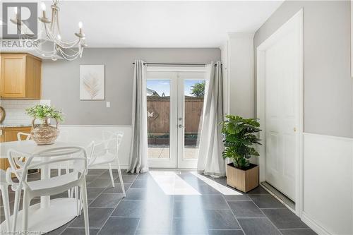 8 Camelot Drive, Hamilton, ON - Indoor Photo Showing Dining Room