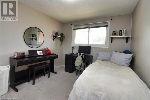 150 Gateshead Crescent Unit# 122, Stoney Creek, ON - Indoor Photo Showing Bedroom