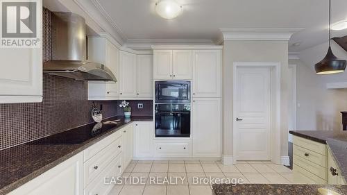 42 - 4123 Shipp Drive, Mississauga (City Centre), ON - Indoor Photo Showing Kitchen