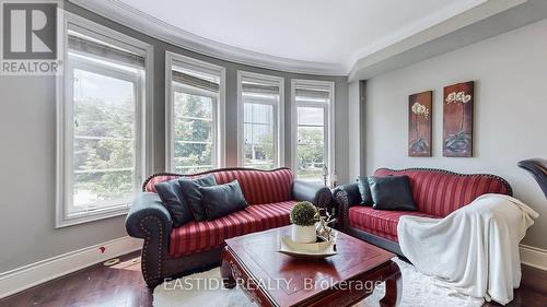 42 - 4123 Shipp Drive, Mississauga (City Centre), ON - Indoor Photo Showing Living Room