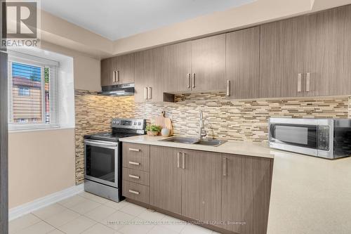 47 Moregate Crescent, Brampton, ON - Indoor Photo Showing Kitchen