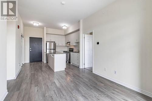 109 - 200 Lagerfeld Drive, Brampton (Northwest Brampton), ON - Indoor Photo Showing Kitchen