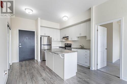 109 - 200 Lagerfeld Drive, Brampton (Northwest Brampton), ON - Indoor Photo Showing Kitchen With Upgraded Kitchen