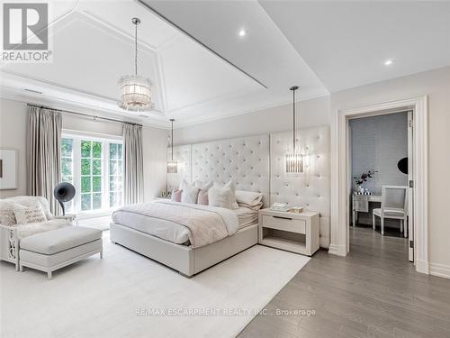 393 Maple Grove Drive, Oakville, ON - Indoor Photo Showing Bedroom