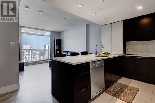 2203, 1111 10 Street Sw, Calgary, AB - Indoor Photo Showing Kitchen