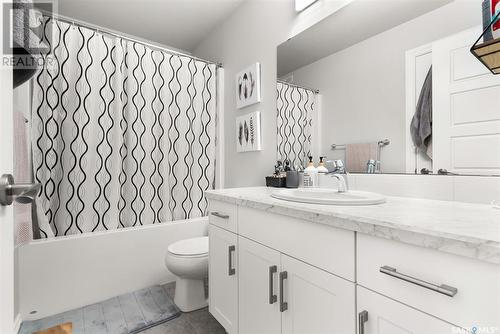 5545 Cederholm Avenue, Regina, SK - Indoor Photo Showing Bathroom