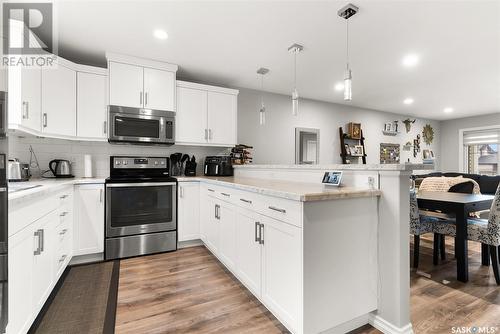 5545 Cederholm Avenue, Regina, SK - Indoor Photo Showing Kitchen