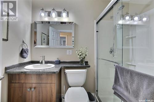 5 230 Broadway Avenue E, Regina, SK - Indoor Photo Showing Bathroom