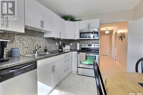 5 230 Broadway Avenue E, Regina, SK - Indoor Photo Showing Kitchen With Double Sink